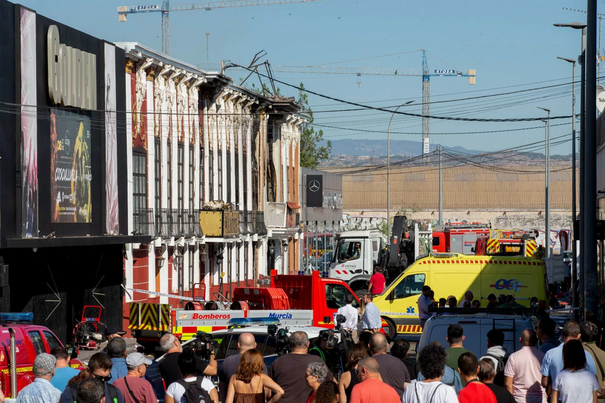 Dos de las discotecas implicadas en el incendio del domingo, en Murcia, no tenían licencia municipal. Foto: EFE
