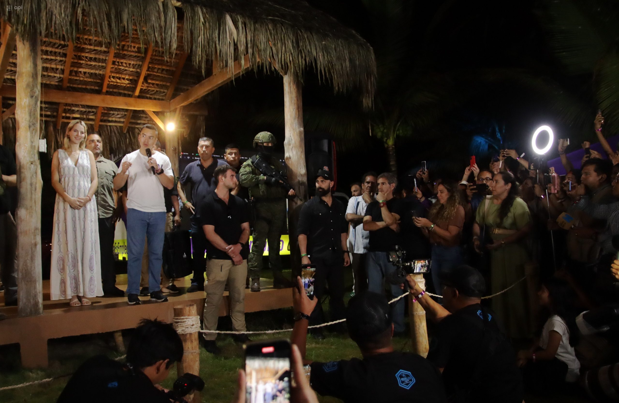 Figuras políticas de todo el país han extendido sus felicitaciones a Daniel Noboa que se convierte en el virtual ganador de las elecciones.