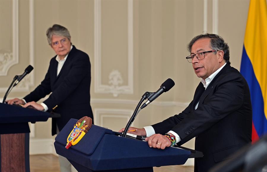 Colombia aumentará la cantidad de energía que envía a Ecuador, hasta llegar a casi duplicar lo que se exporta actualmente, para apoyar al país vecino que sufre apagones y cortes de suministro por falta de producción energética.