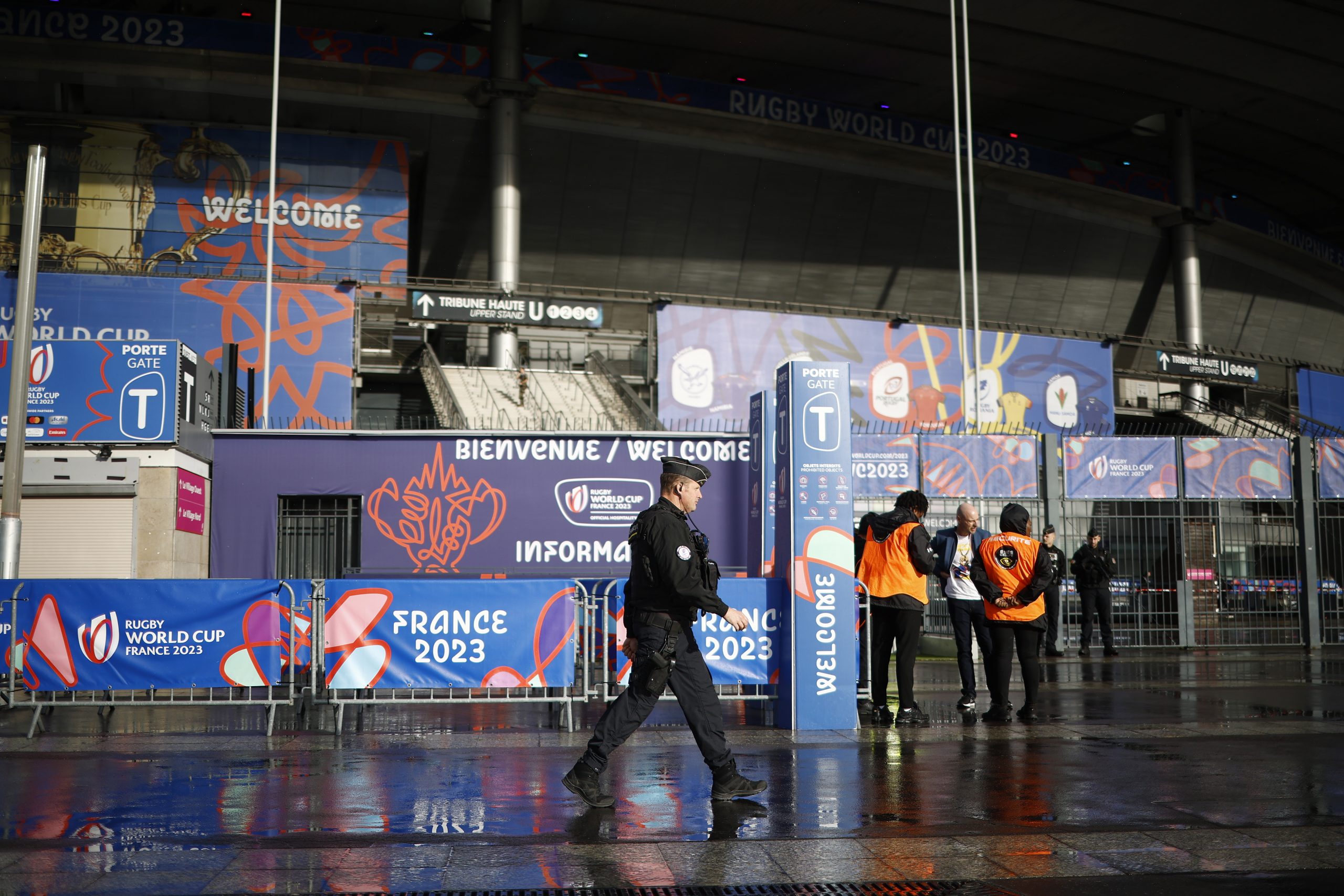 La estación parisina de trenes Gare de Lyon, el museo del Louvre y el palacio de Versalles, ha sido evacuada por amenaza de atentado.