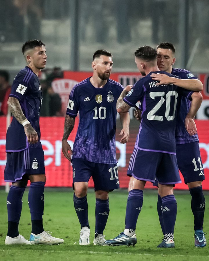 Argentina derrotó 2-0 a Perú y es líder de las Eliminatorias. Foto: Argentina
