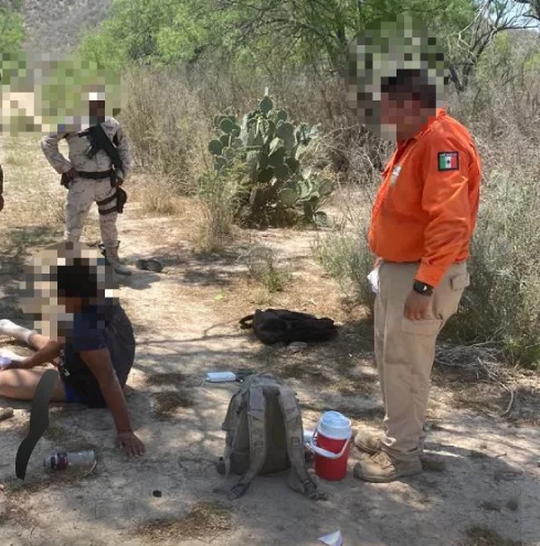 Un operativo de las autoridades mexicanas en la frontera norte orilló este miércoles a 2.000 migrantes al río Bravo, compartido con Estados Unidos. Foto: X (Twitter)