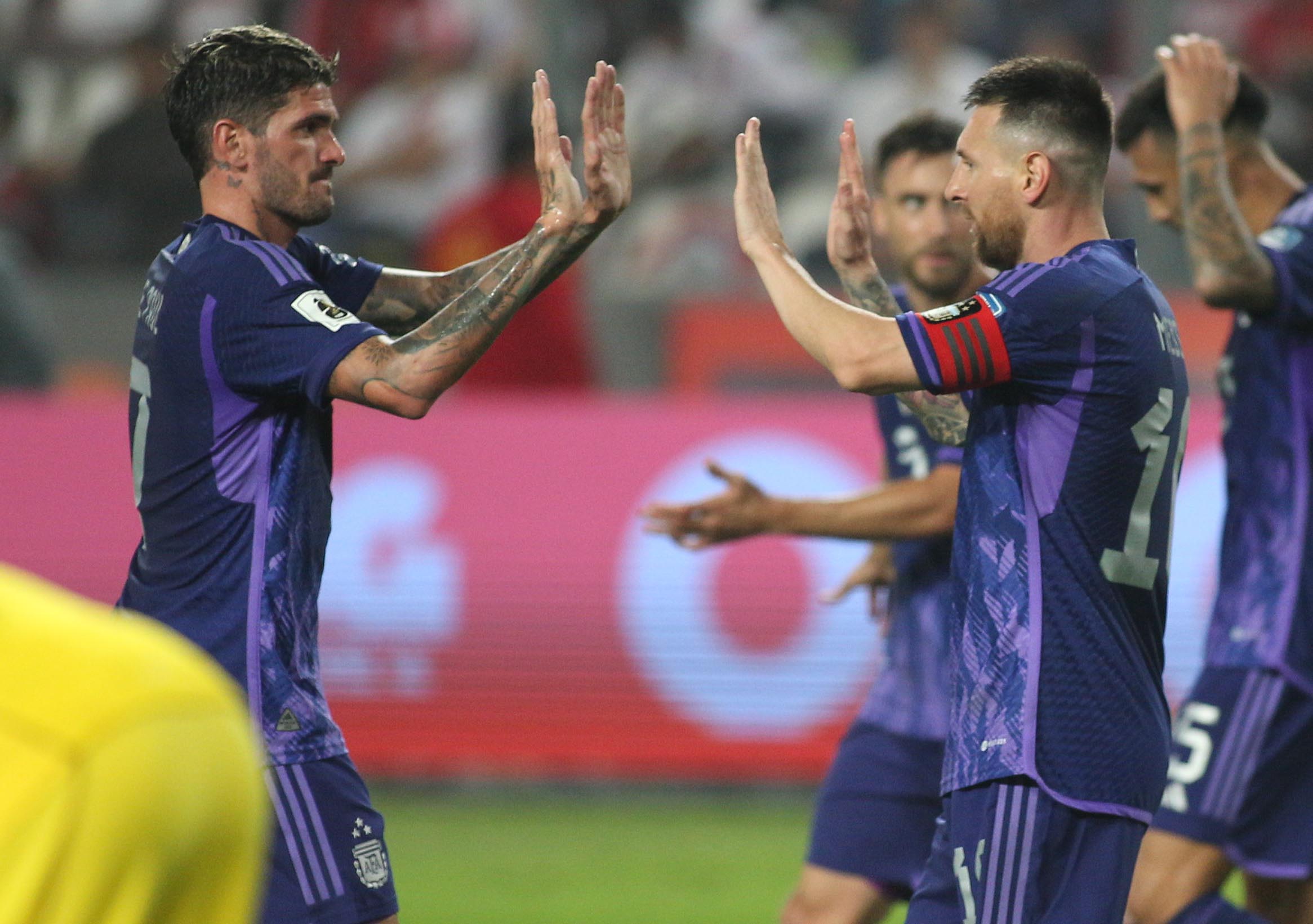 Messi marcó dos goles en la victoria 2-0 de Argentina a Perú por Eliminatorias. Foto: Argentina