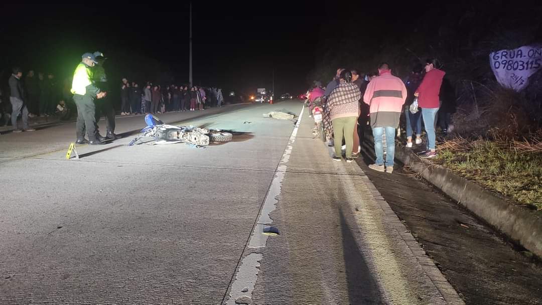 Accidente de motocicleta en la vía Cuenca-Loja, a la altura de parroquia Susudel, perteneciente al cantón Oña.
