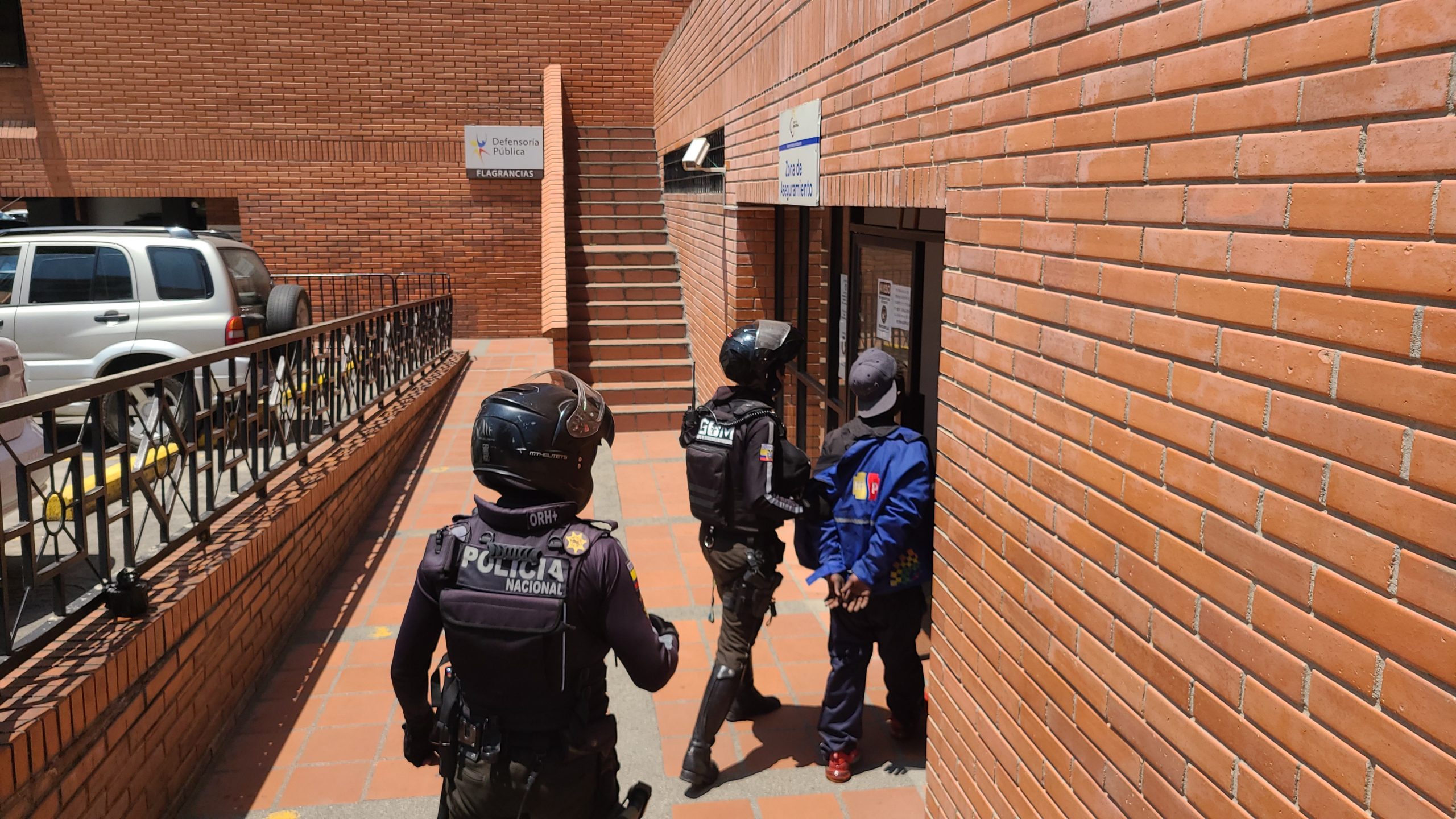 En noviembre de 2022, en Cuenca, la Policía Nacional detuvo a Estuardo Juvenal C., para investigaciones por la muerte de su conviviente, Dayanara Cabrera Torres.