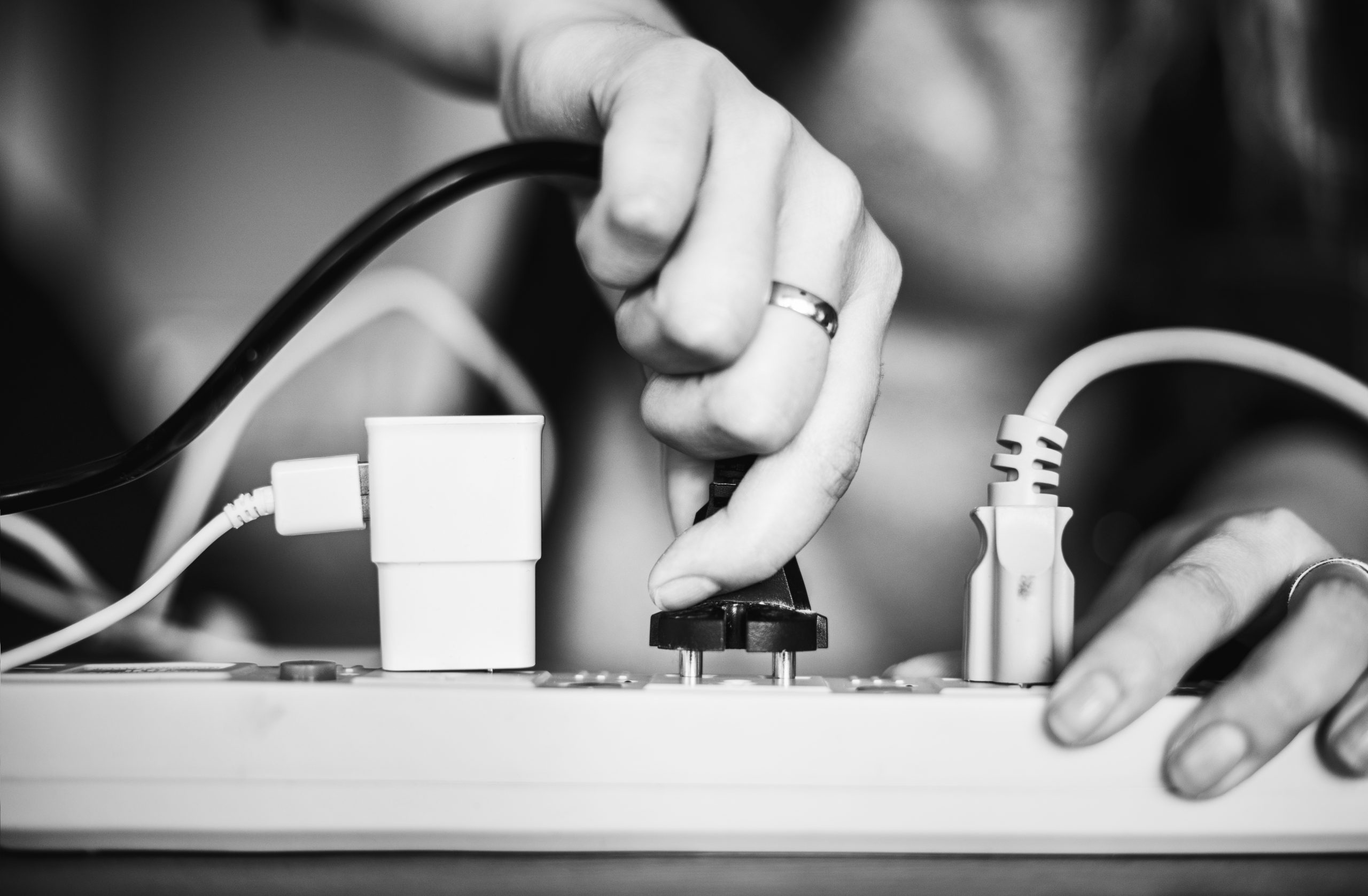 El Ministerio de Energía y Minas informó que se suspenden los racionamientos entre este sábado 11 y domingo 12 del mismo mes.