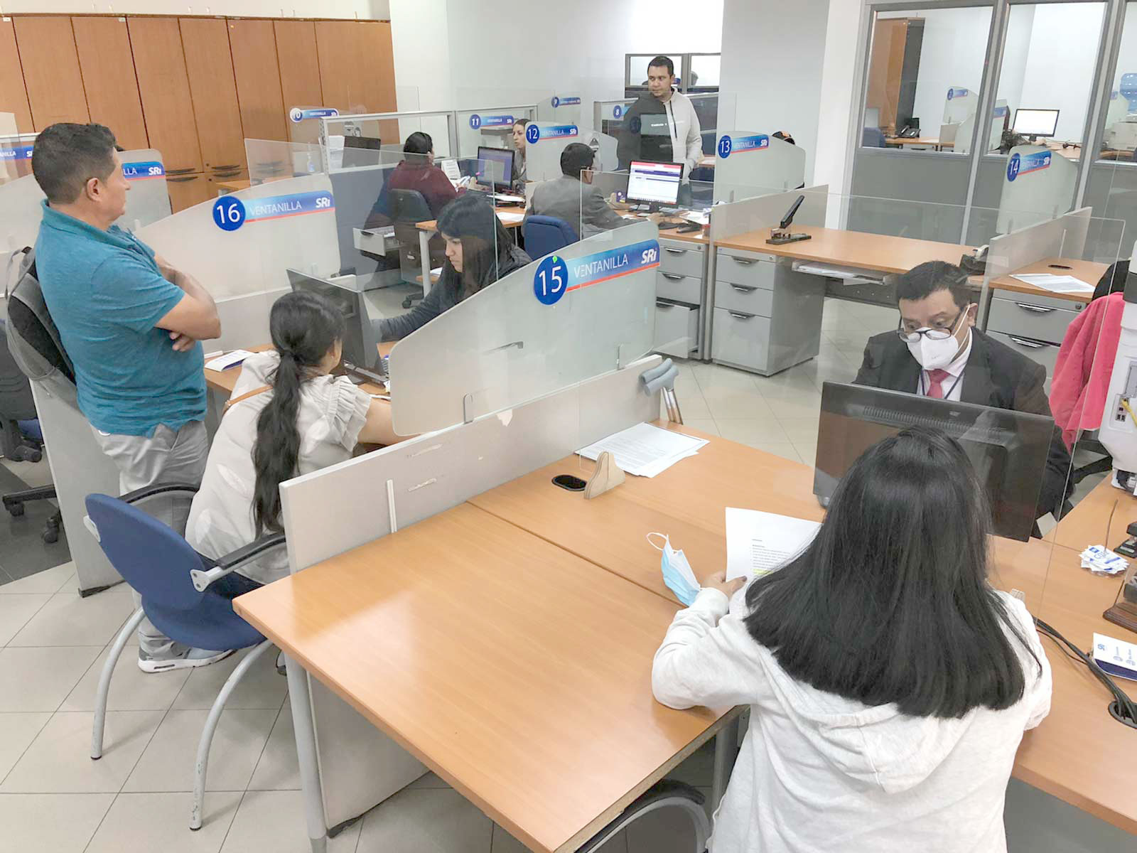 Los contribuyentes que paguen la totalidad de las deudas vencidas con el SRI y ANT recibirán el perdón del 100 % de los intereses, multas y recargos.
