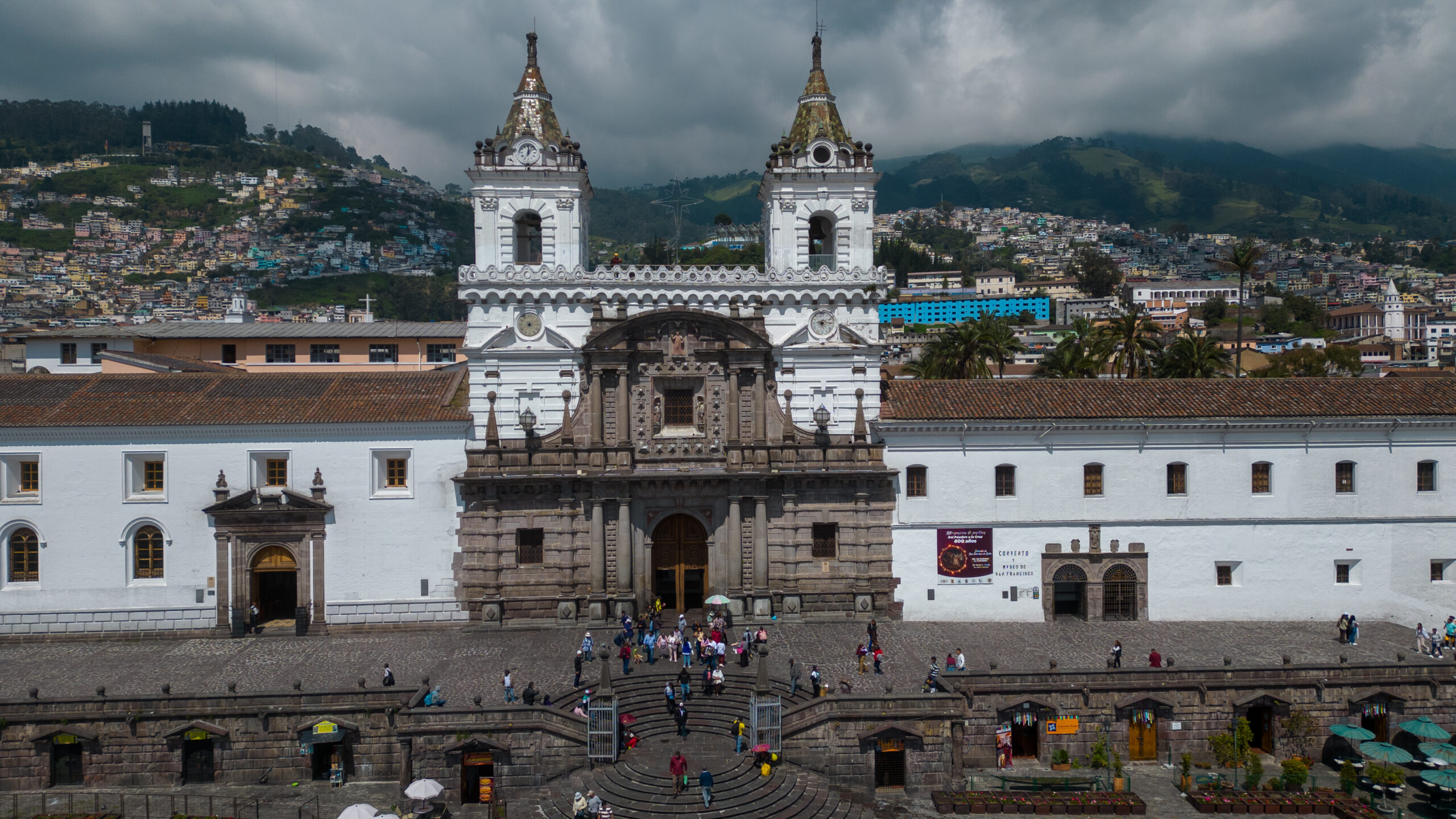 Ecuador va retomando poco a poco la normalidad en medio de la situación de "conflicto armado interno" declarado por el Presidente.