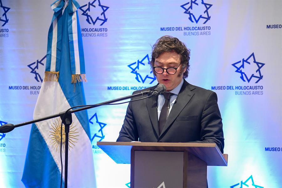 Javier Milei, pidió la renuncia al ministro de Infraestructura Guillermo Ferraro. Esta primera crisis en el Gobierno de Milei se da apenas un mes y medio después de asumir la Presidencia argentina.