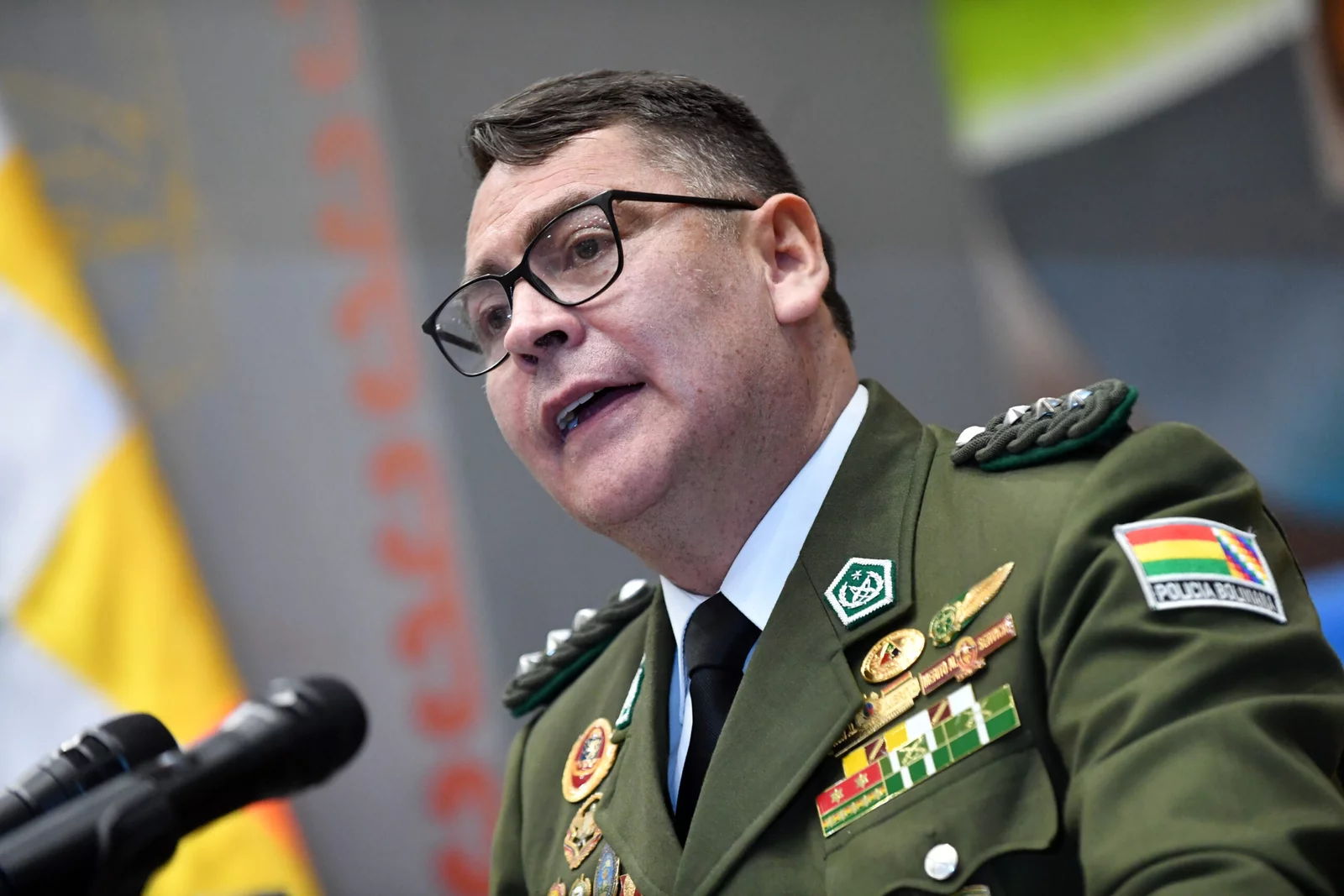 El viceministro de Régimen Interior y Policía, Jhonny Aguilera, dijo a EFE que en Bolivia se ha tomado una "relación nominal" que quienes hace unos días huyeron de algunas cárceles en Ecuador, entre ellos 'Fito', para "realizar las actividades de búsqueda y localización".