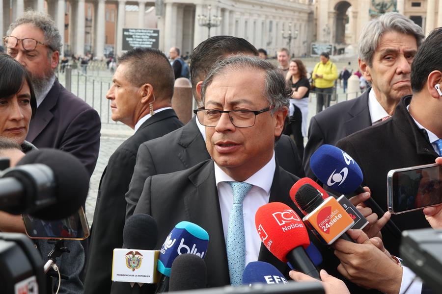 el Gobierno colombiano está apuntando en los diálogos hacia la dejación de las armas, como indicó el propio presidente colombiano, Gustavo Petro.