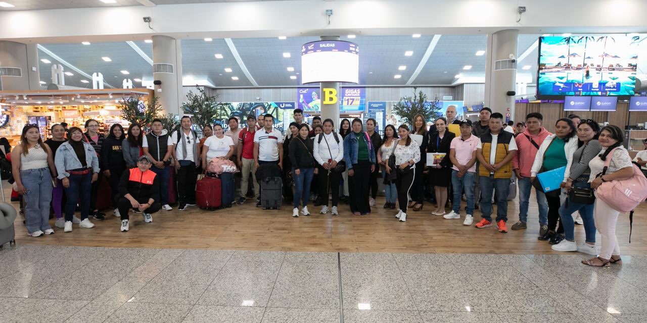 Un total de 82 ecuatorianos partieron a España como parte de la tercera temporada del programa de migración regular.