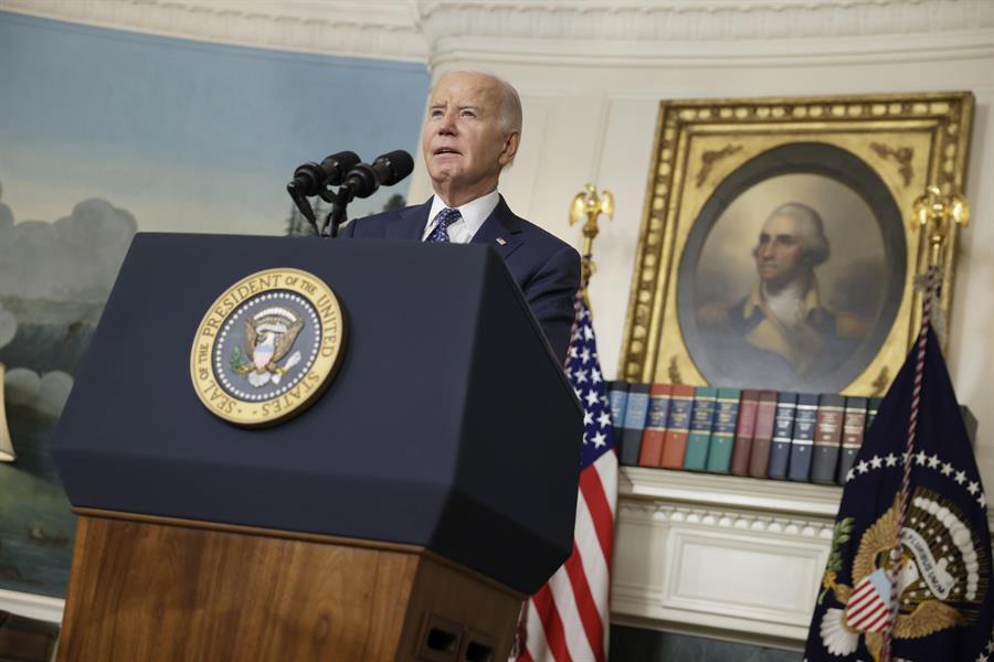 El presidente de Estados Unidos, Joe Biden, afirmó este jueves que su memoria "está bien" después de que el fiscal especial, Robert Hur, concluyera horas antes que el mandatario retuvo intencionadamente documentos clasificados de su época como vicepresidente, pero decidiera no presentar cargos en su contra.