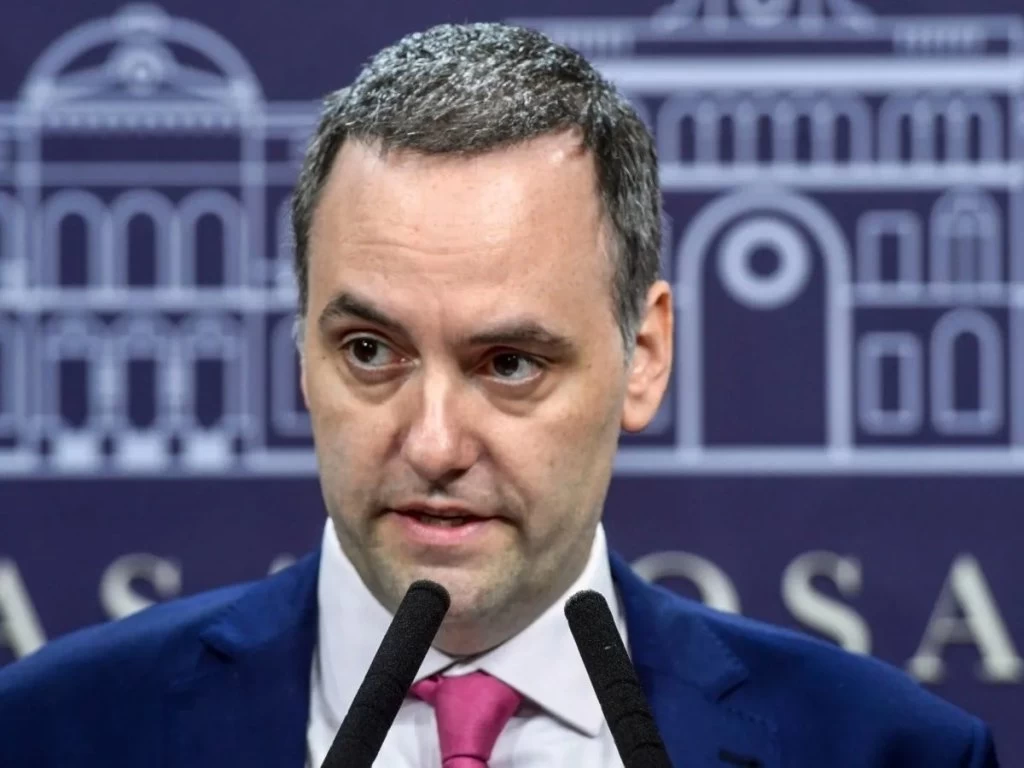 "Esto no es un juego, es una guerra", afirmó el portavoz presidencial, Manuel Adorni