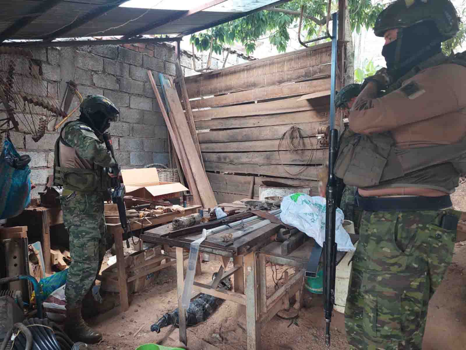 Un hombre que supuestamente estaba dedicado a la fabricación y comercialización de armas de fuego en Cuenca fue detenido.