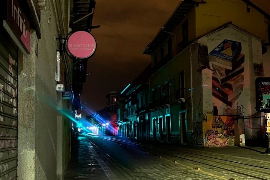 La noche del lunes se registró un apagón en el Centro Histórico de Cuenca.