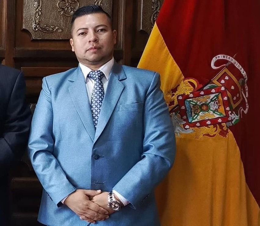Carlos Flores, cesado de sus funciones como Intendente General de Policía de Azuay.