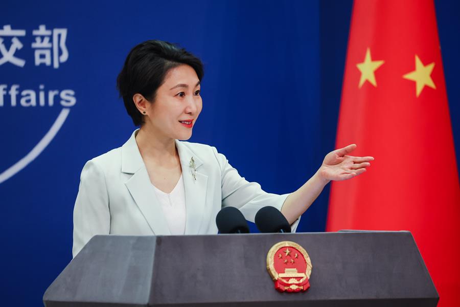 Las acciones de China en el mar de China Oriental y en el mar de China Meridional son razonables, legales e irreprochables según el derecho internacional", señaló la portavoz de Exteriores Mao Ning
