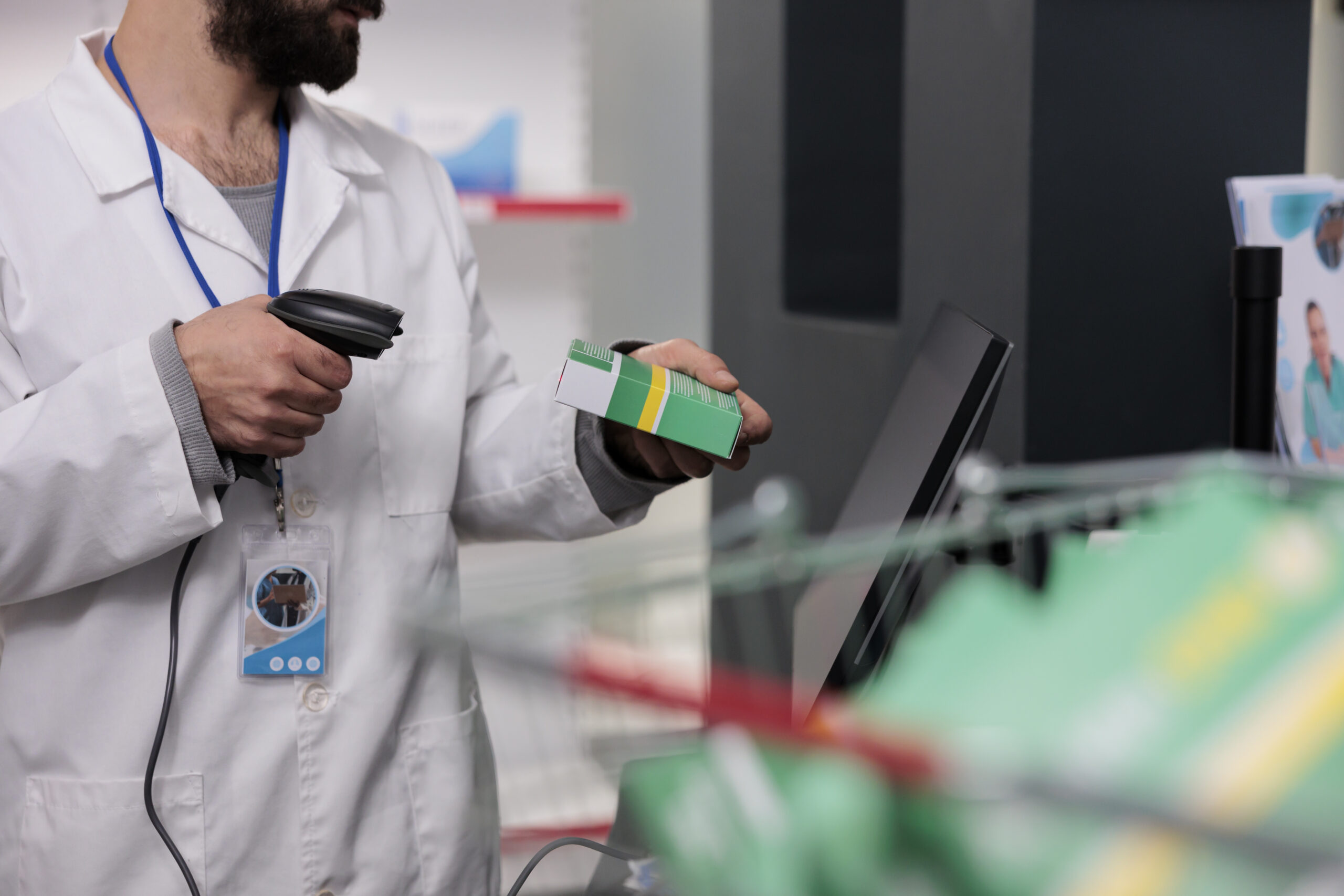 El robo por el que fueron sentenciados los tres ciudadanos tuvo lugar en una farmacia de Cuenca.
