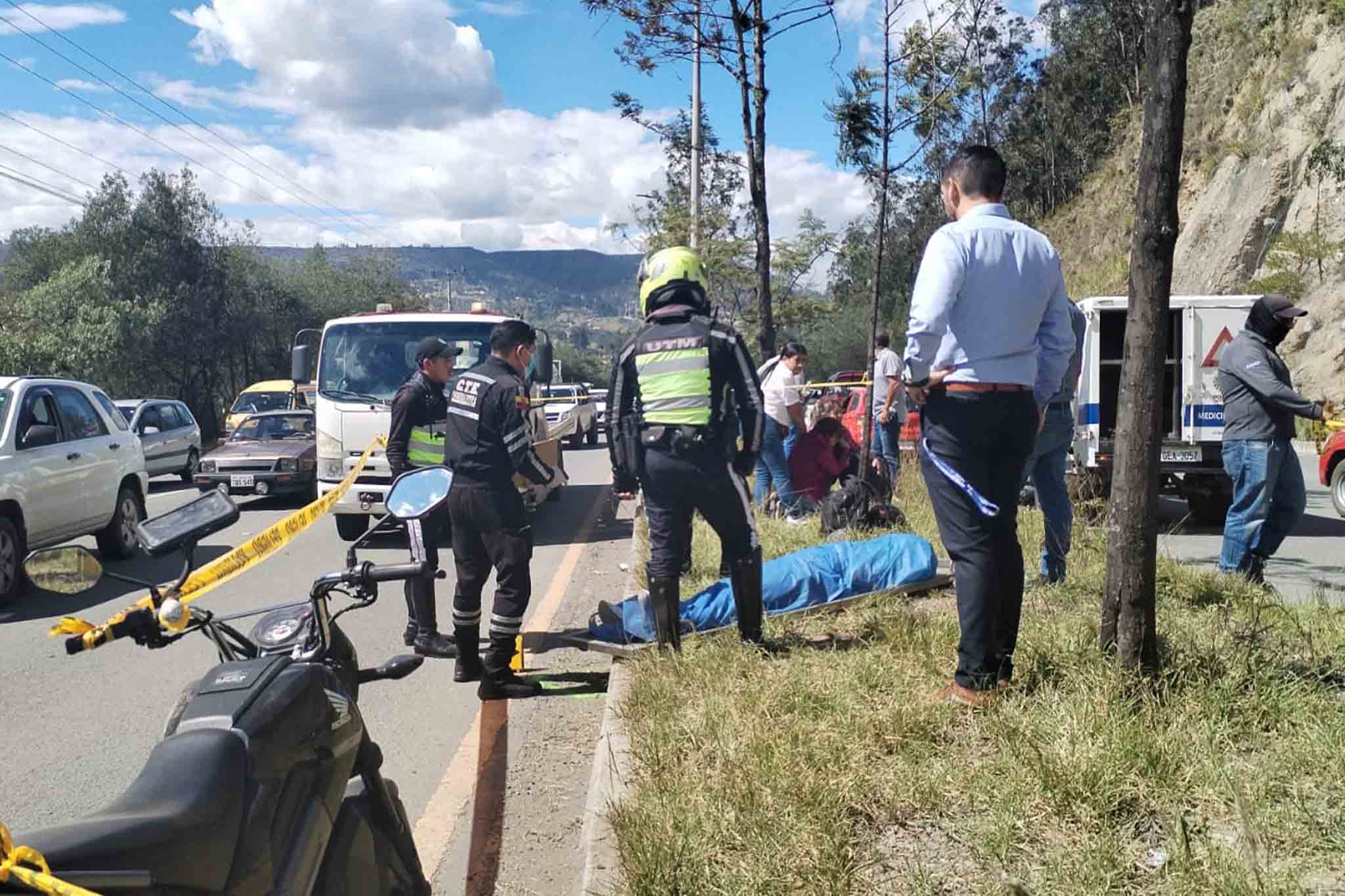 Accidente en la autopista Cuenca - Azogues, a la altura de las lagunas de oxigenación (Nulti).