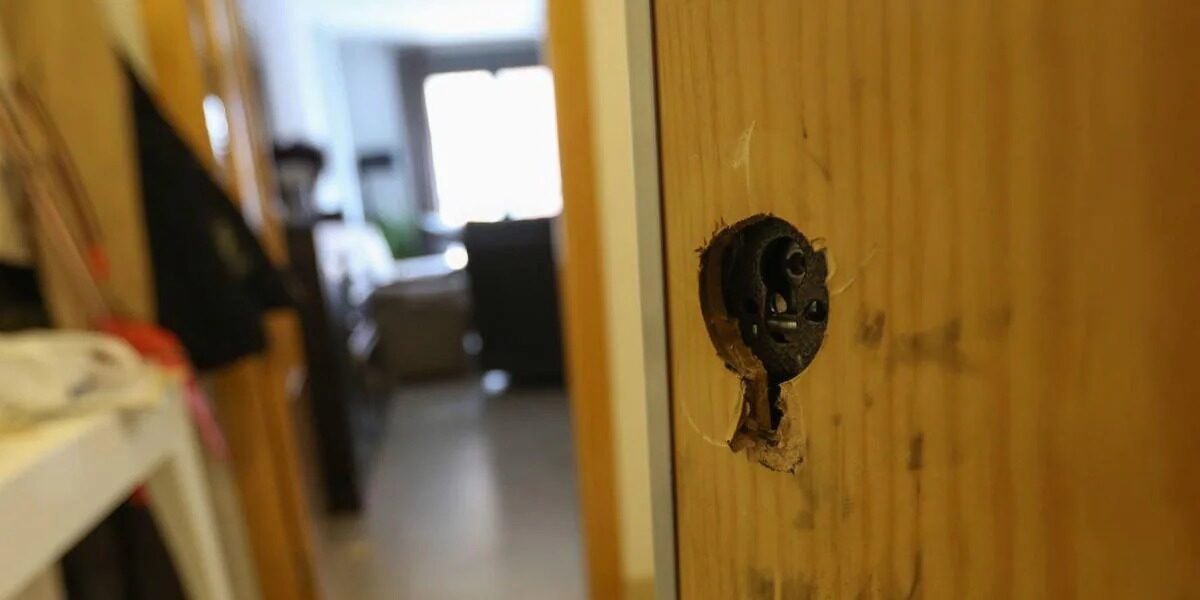 La modalidad más común de robos en domicilios es el estruche, esto es forzar las seguridades.