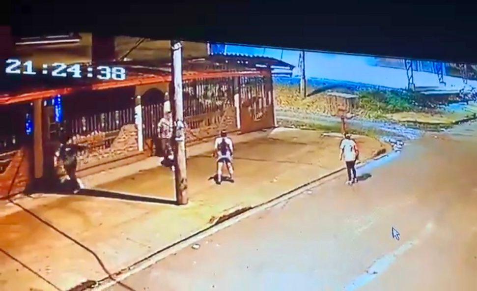 El crimen sucedió la noche del viernes 17 de mayo, en una cancha de Ponce Enríquez, en Azuay.