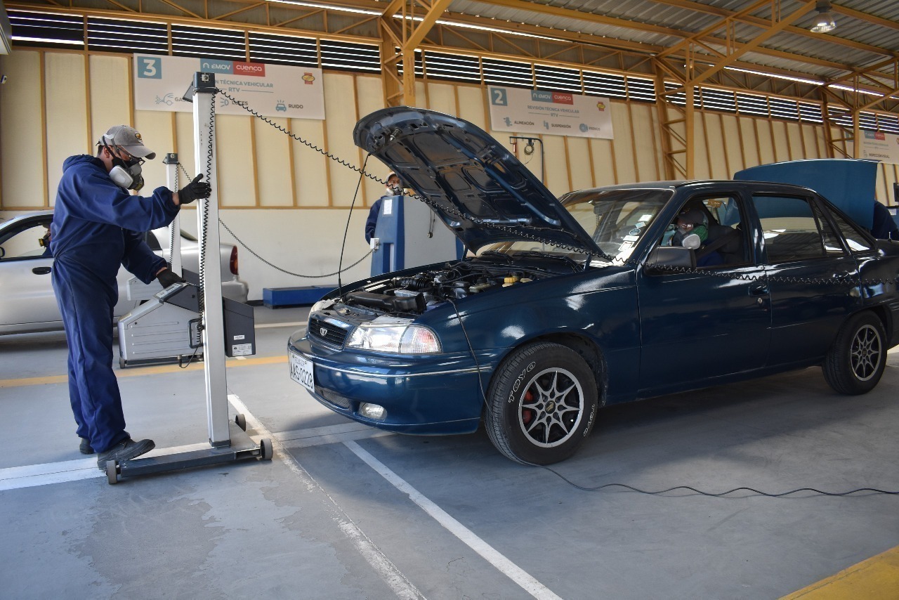 Todos los usuarios agendan un turno para revisión técnica vehicular de manera virtual. Es parte de la matriculación vehicular en Cuenca.