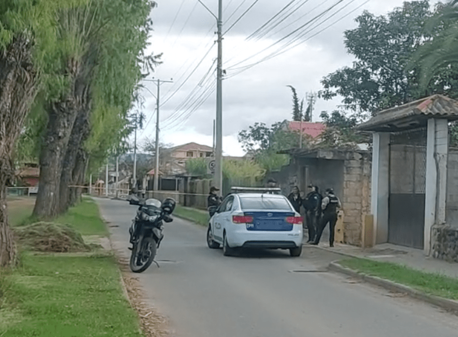 En Gualaceo se halló el cuerpo sin vida de un recién nacido cerca de la orilla del río Santa Bárbara.