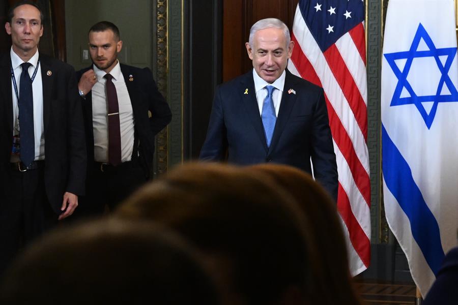 El presidente electo de Irán, Masud Pezeshkian, dijo que “no se puede purificar al criminal con una gran ovación”, en una aparente referencia a la visita del primer ministro israelí, Benjamín Netanyahu, a Washington, donde fue ovacionado. EFE