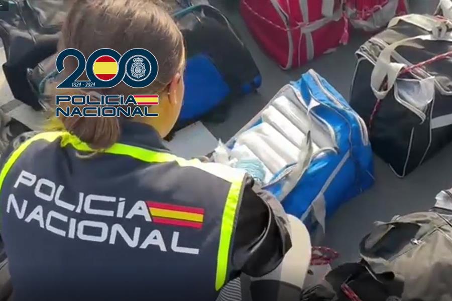 La fuerzas de seguridad han detenido a 50 personas de la mayor organización de narcoveleros del mundo, que traficaba entre Sudamérica y Europa, en una operación de España con autoridades noruegas, norteamericanas y británicas y el Centro Europeo de Operaciones Marítimas contra el Narcotráfico, desarrollada en varios países. Las fuerzas de seguridad efectuaron registros en varias localidades españolas, así como en Panamá, Colombia, Trinidad y Tobago, Portugal, Noruega, Bulgaria y Reino Unido. EFE