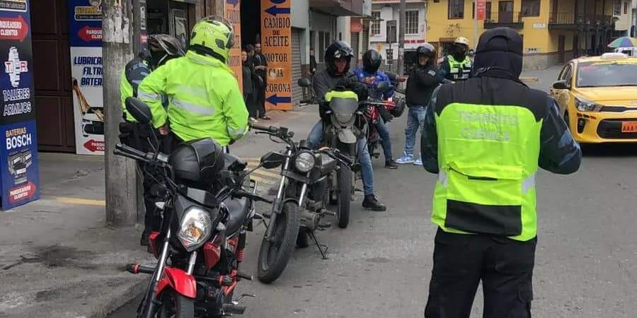 Operativos de control de la EMOV-EP en diversos sectores de Cuenca. Cortesía