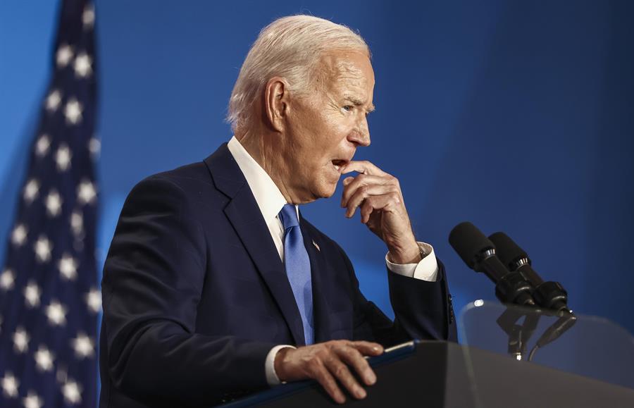 Tres legisladores demócratas pidieron este jueves por la noche al presidente Joe Biden que se retire de la candidatura de su partido a las elecciones