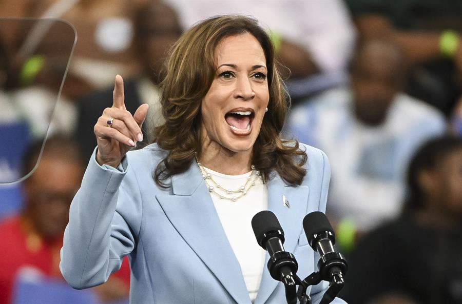 "Es un honor para mí ser la candidata demócrata a la Presidencia de Estados Unidos. Aceptaré oficialmente la nominación la próxima semana", señaló Harris.