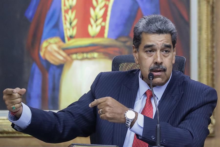 Nicolás Maduro, dijo este domingo que la red social china TikTok y la estadounidense Instagram son los principales instrumentos "multiplicadores del odio y el fascismo" en el país, por lo que pidió al Consejo de Seguridad recomendaciones sobre el manejo de las redes sociales que -dijo- no tienen regulación en la nación