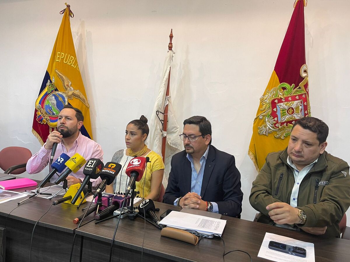 Asambleístas de Azuay dan informe sobre el caso de Rosa Argudo