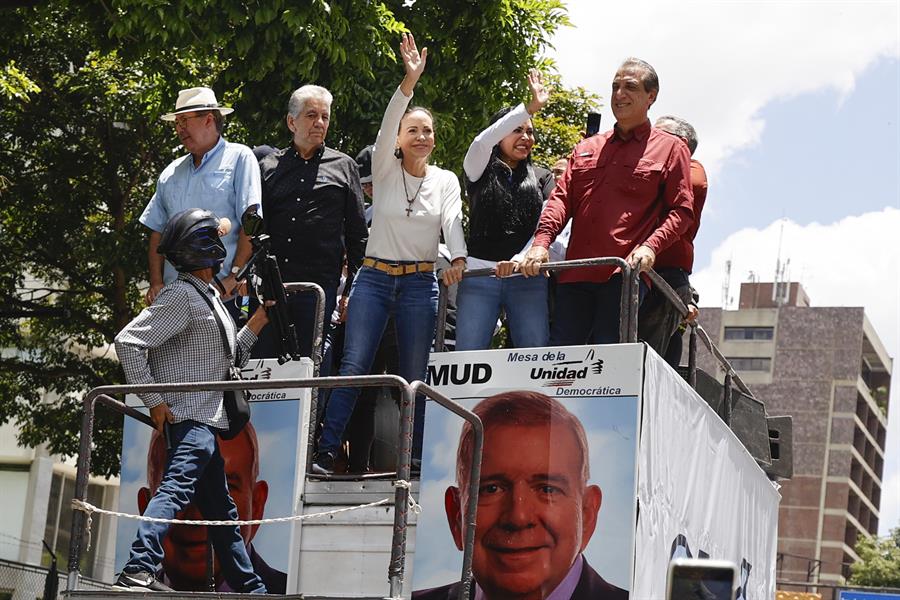 a líder antichavista María Corina Machado expresó este lunes que "el final del régimen del horror se acerca" en Venezuela