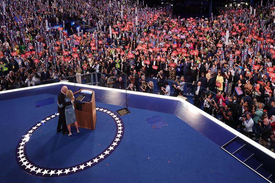 El presidente estadounidense, Joe Biden, recibió este lunes una abrumadora ovación de casi cinco minutos en la Convención Nacional Demócrata