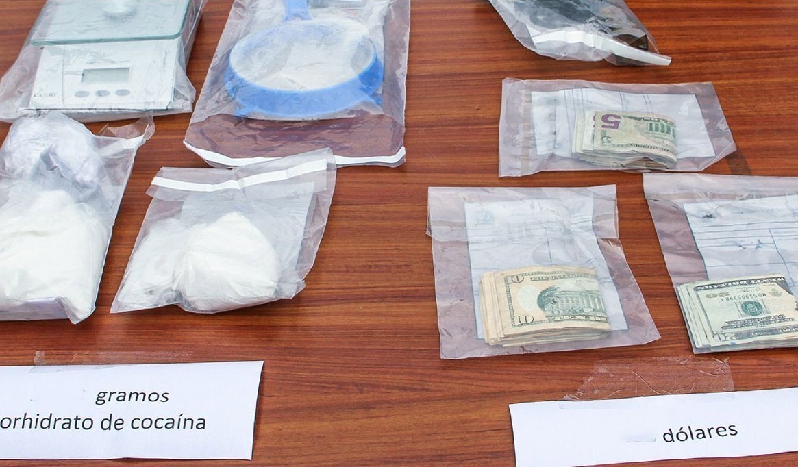 Dos ciudadanos fueron sentenciados por el delito de tráfico de droga en Cuenca.