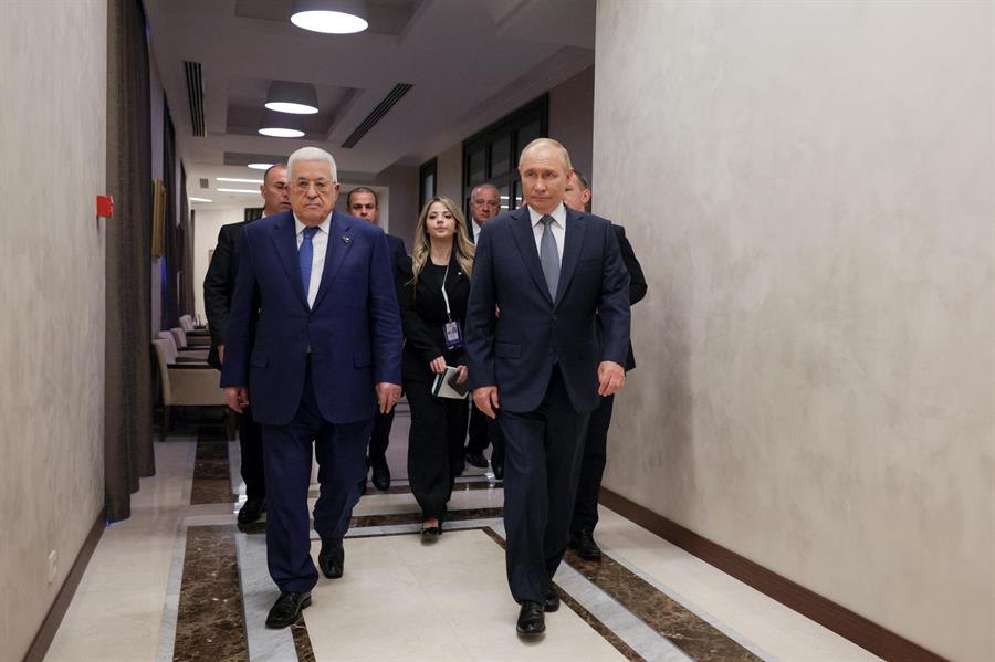 Las conversaciones entre los presidentes de Rusia y Palestina, Vladímir Putin y Mahmud Abás, comenzaron en Novo-Ogariovo, la residencia oficial del mandatario ruso