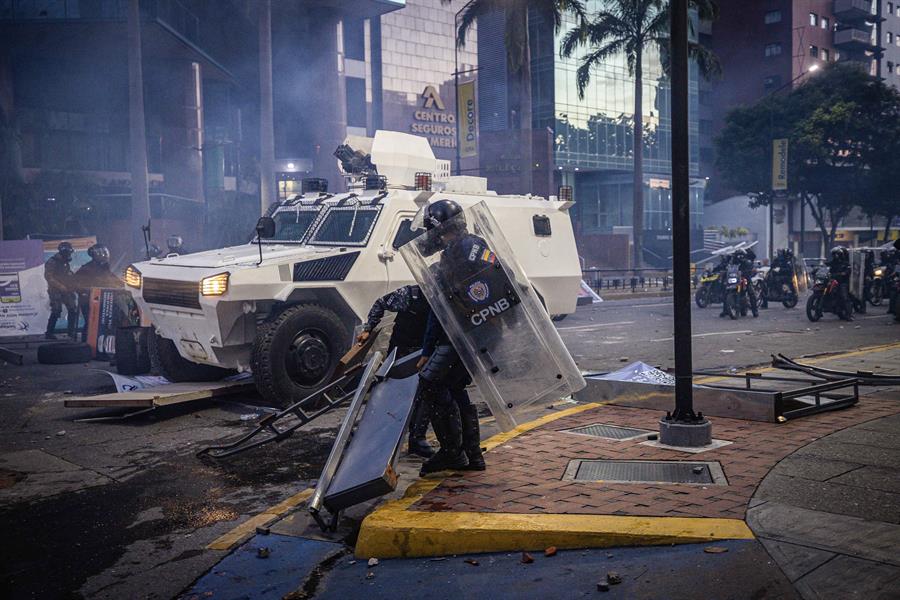 Más de 1.200 personas han sido detenidas esta semana en protestas contra el resultado oficial de las presidenciales que celebró Venezuela el domingo