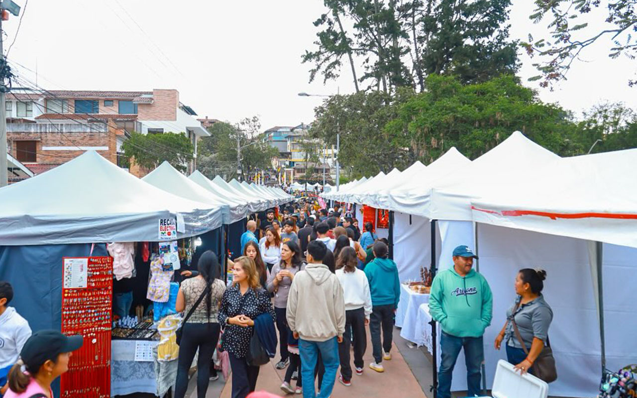 Las ferias son uno de los principales atractivos que se prevén activar durante el feriado del 10 de Agosto en Cuenca.