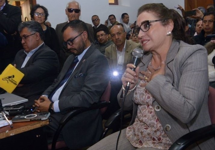 Rosa Argudo, secretaria general del Sindicato de Trabajadores del IESS, en comparecencia ante asambleístas de Azuay, en junio pasado.