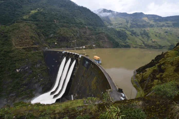 Falta de agua en presas en el Paute podría provocar problemas en la generación de energía y cortes de luz.