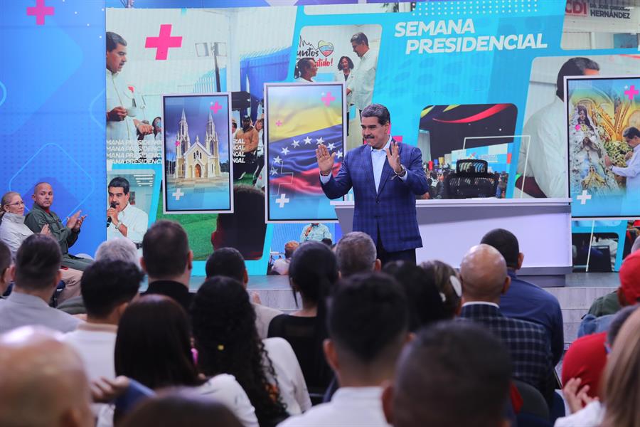 El presidente de Venezuela, Nicolás Maduro, aseguró este jueves que el abanderado de la oposición mayoritaria, Edmundo González Urrutia, le pidió "clemencia" para salir del país, al tiempo que negó que haya habido algún tipo de coacción por parte del Gobierno contra el antichavista para concretar su exilio hacia Madrid.