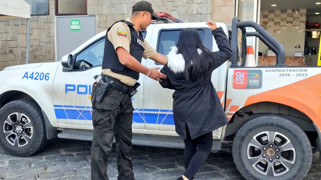 Una ciudadana fue detenida el lunes 2 de septiembre de 2025 por presunta entrega de documentación alterada.