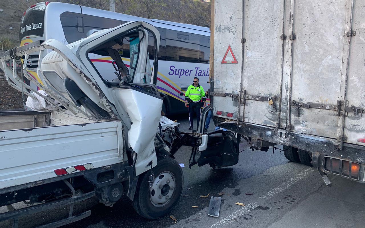 Varios eaccidentes se registaron en Cuenca la mañana de este lunes 23 de septiembre de 2024. En este percance, un ciudadano resultó herido.