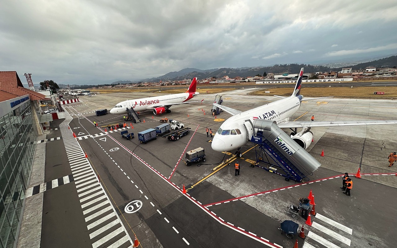 En el aeropuerto de Cuenca se espera brindar el servicio de vuelos directos a Galápagos.