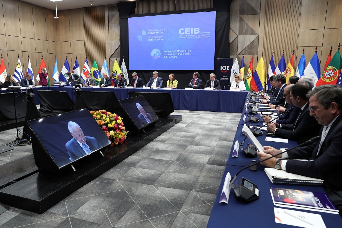 Sesión de dignatarios, desarrollada en el marco del XV Encuentro Empresarial Iberoamericano, en el Centro de Convenciones Mall del Río.