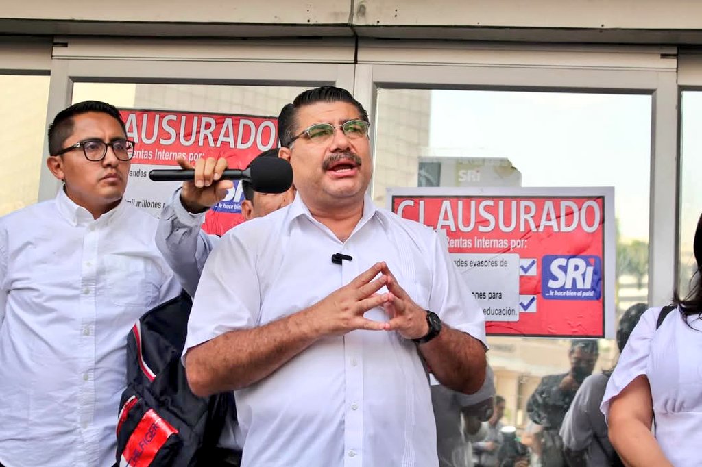 Jorge Escala candidato a la Presidencia del Ecuador. Apunta al ámbito económico y educativo.
