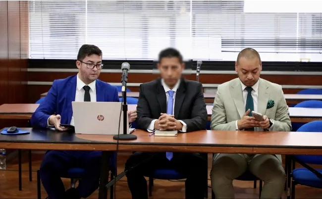 El juez dictó sentencia contra dos ciudadanos, entre ellos, un exfuncionario de la cárcel de Turi.